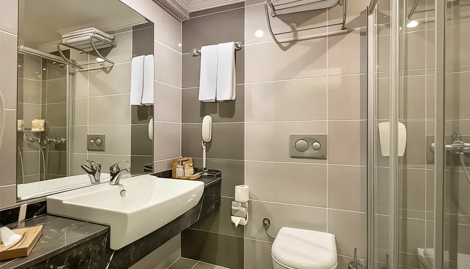 هتل کریستال آئورا بیچ ریزورت اند اسپا